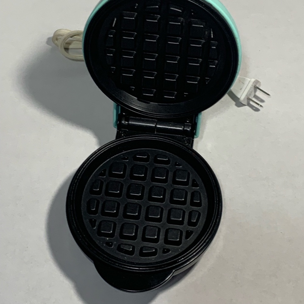 Mini Waffle Maker - Picture 2 of 2